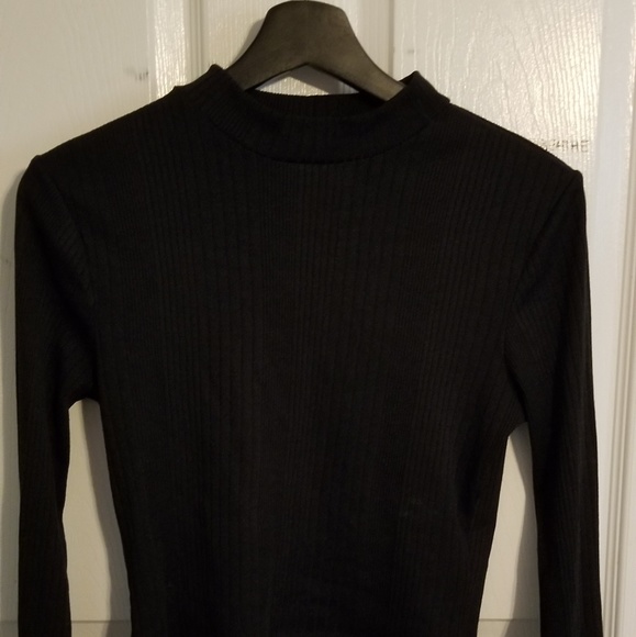 black crop top long sleeves - Picture 2 of 3